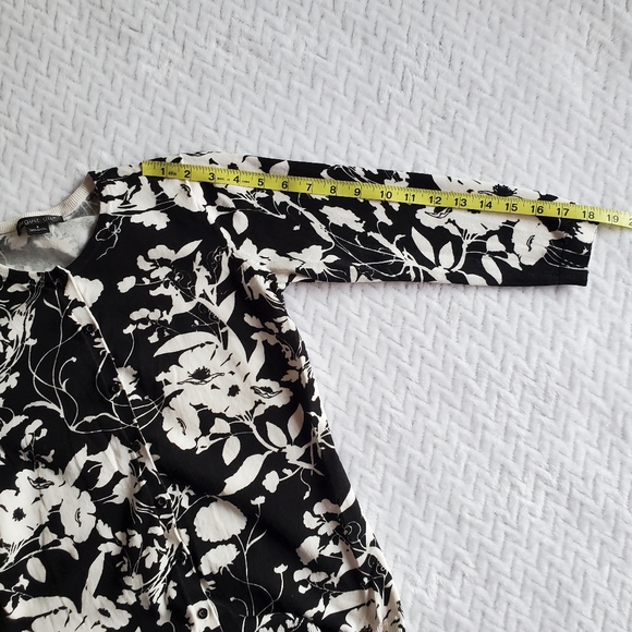 August Silk Black & White Floral Print Button Down Cardigan Size Small - Picture 14 of 14